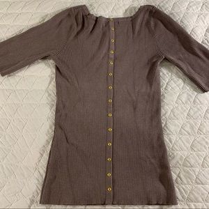 Short sleeved knit top